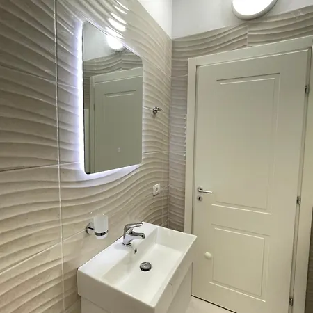 Quiet Cozy Close To The דירה *