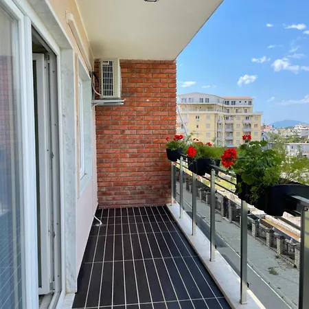 Quiet Cozy Close To The * Velipojë